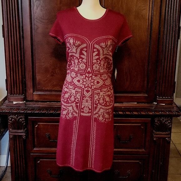 Gorgeous Sisters knit sweater dress. - Picture 1 of 9